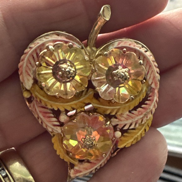 HOLLYCRAFT 1952 Brooch Pin Amber Citrine‎ Crystal Ornate Flower Gold Tone